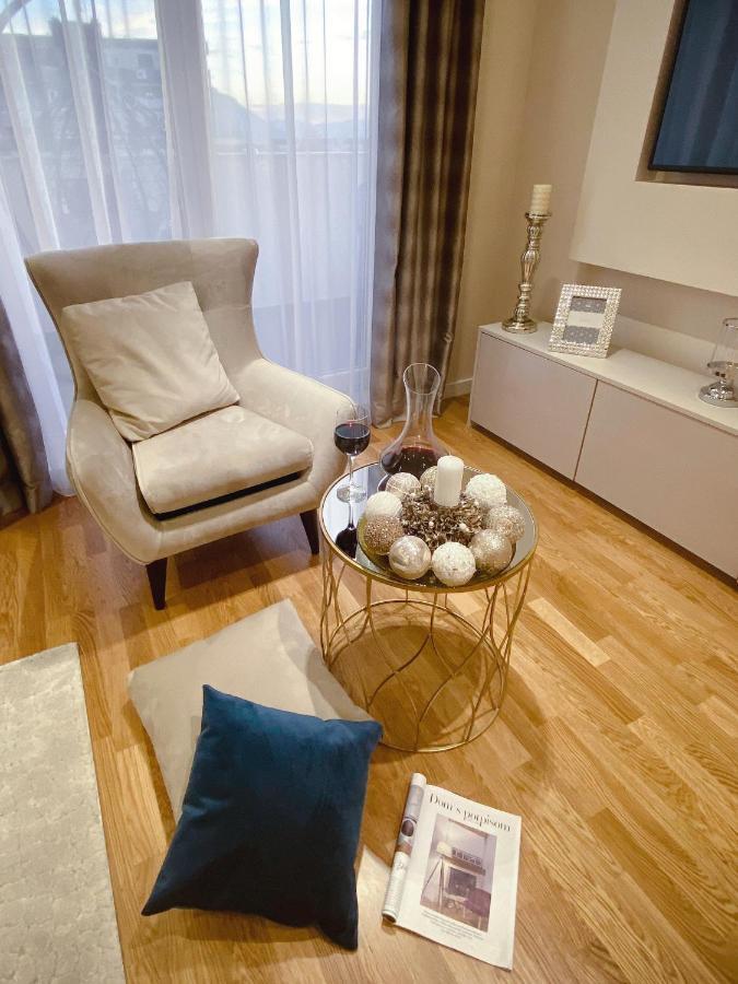 Tiffany Lux Apartment Требинье Экстерьер фото