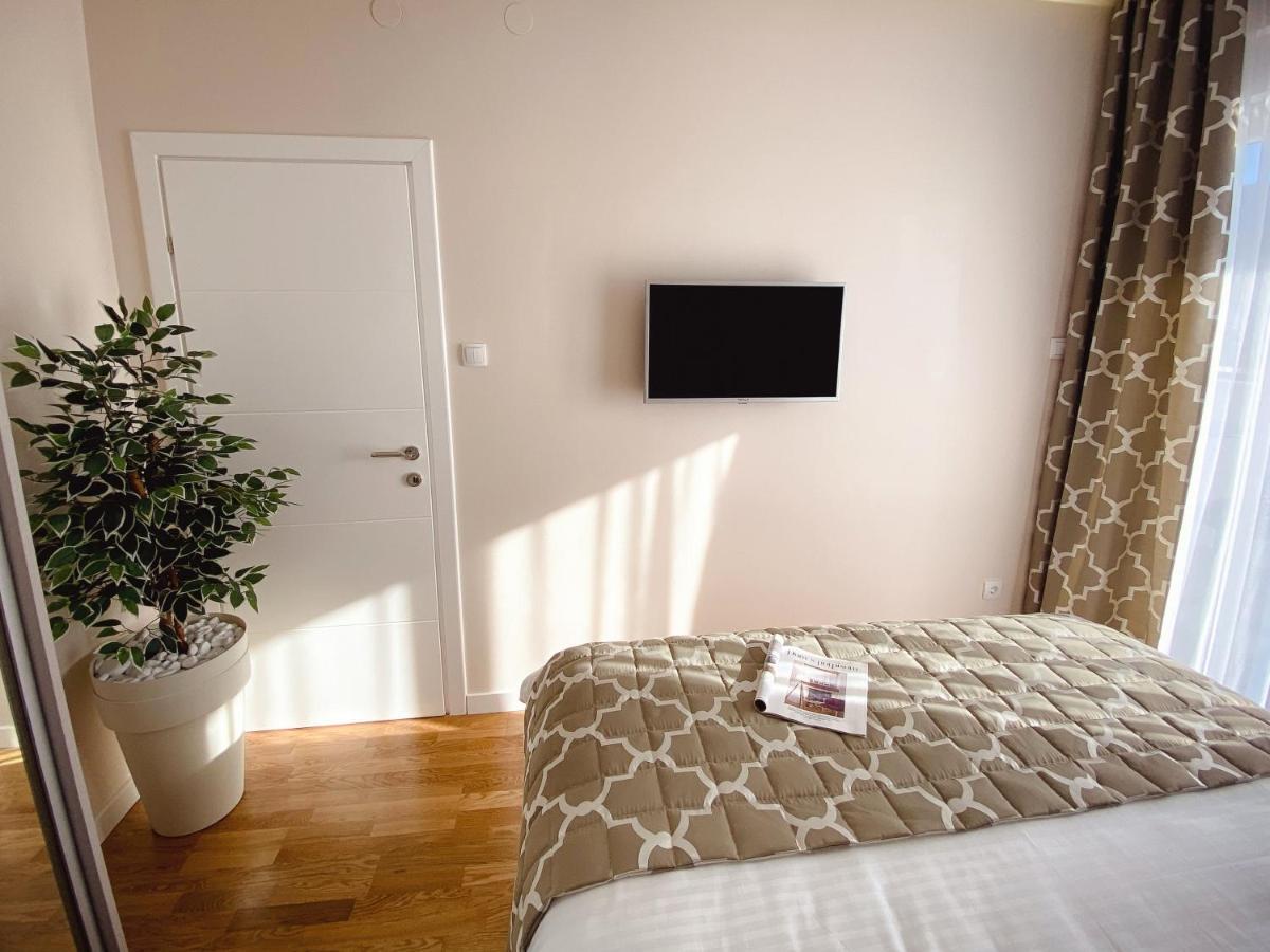 Tiffany Lux Apartment Требинье Экстерьер фото